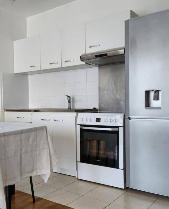 Appartement 2 Pieces 5Min Gare Val D'Europe Parking Inclus مونتِفرا المظهر الخارجي الصورة