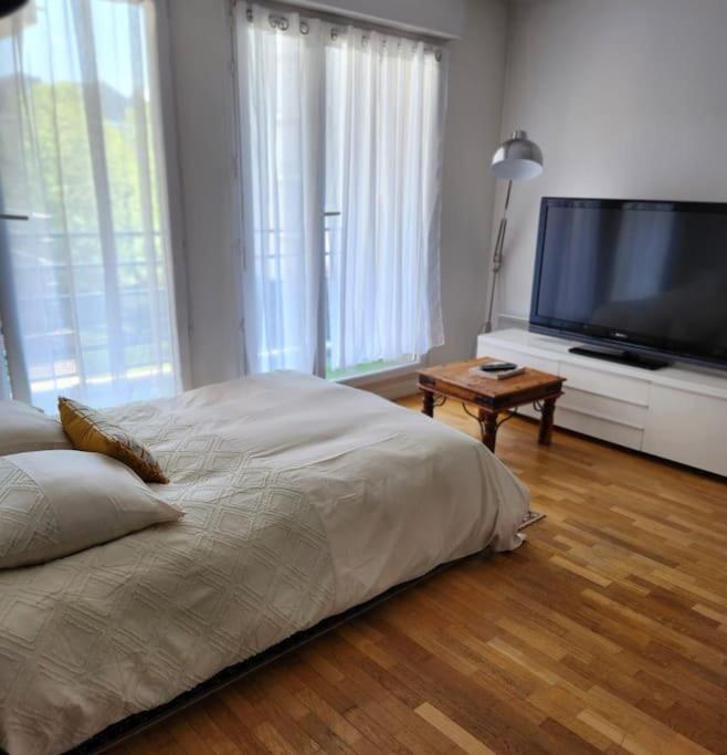 Appartement 2 Pieces 5Min Gare Val D'Europe Parking Inclus مونتِفرا المظهر الخارجي الصورة