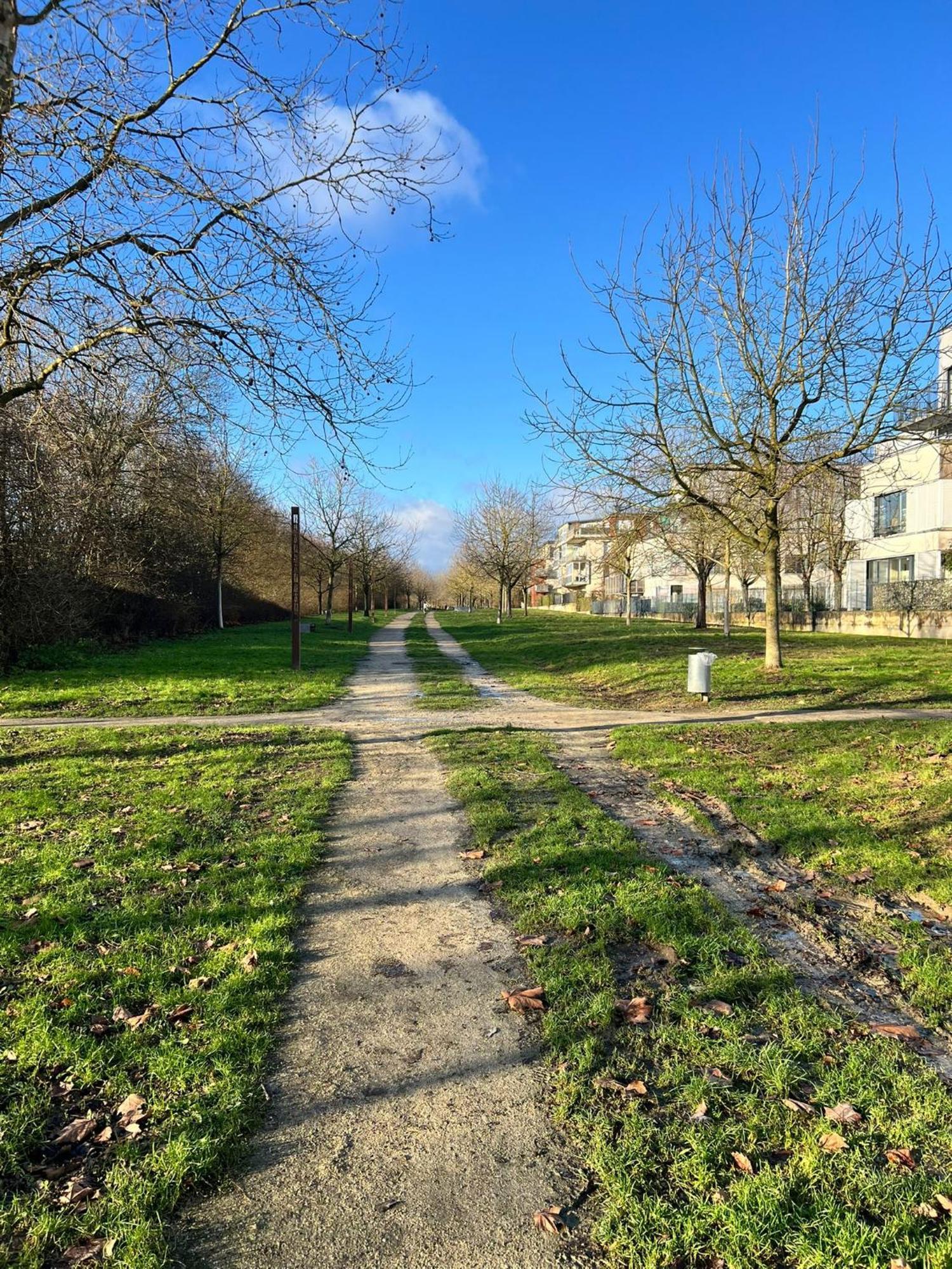 Appartement 2 Pieces 5Min Gare Val D'Europe Parking Inclus مونتِفرا المظهر الخارجي الصورة